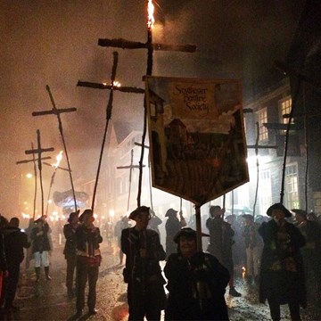 Lewes banners and crosses 58:132