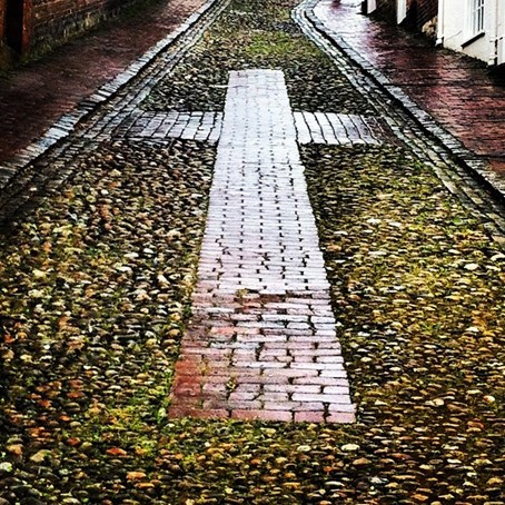 Keere Street Cross